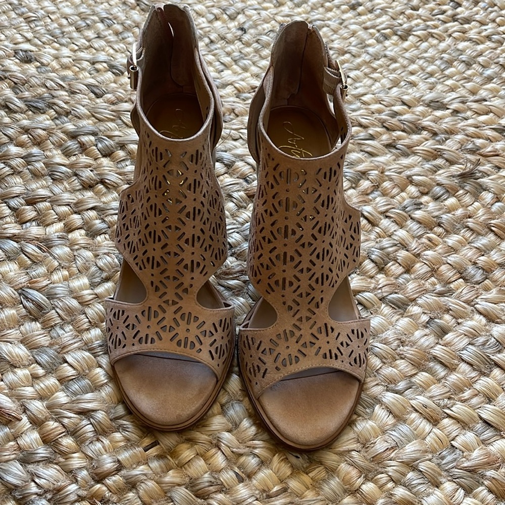 Arturo Chiang bootie size 8.5